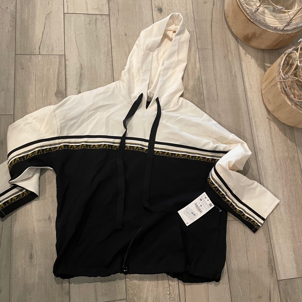 Zara sweatshirt